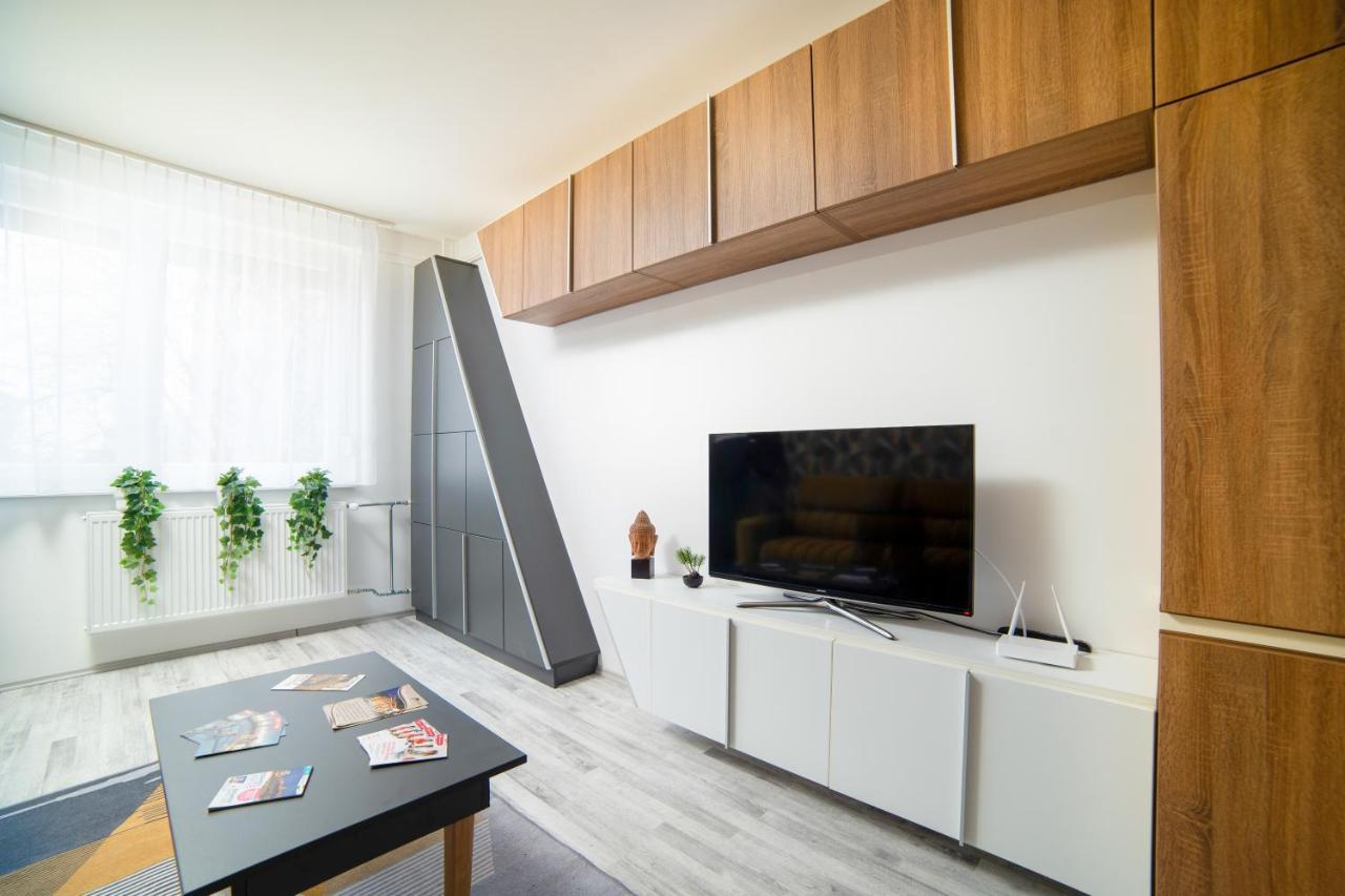 Comfort 18 - Best Family Layout- Balcony & Parking Miskolc Exterior photo